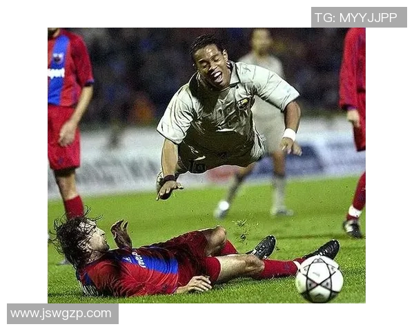 梦中目睹足球巨星C罗遭遇攻击的奇幻经历与深层寓意