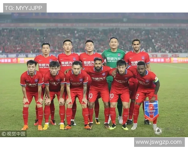 甲府风林与新球队的激烈对决展现足球魅力与团队精神的巅峰较量 甲府风林与新球队的激烈对决展现足球魅力与团队精神的巅峰较量